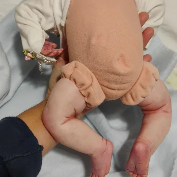 Newborn Baby That Looks So Real Like She Was Just Born - Picture 15 of 16